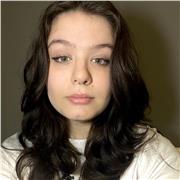 Studentessa universitaria di Scienze Giuridiche si offre per aiuto compiti